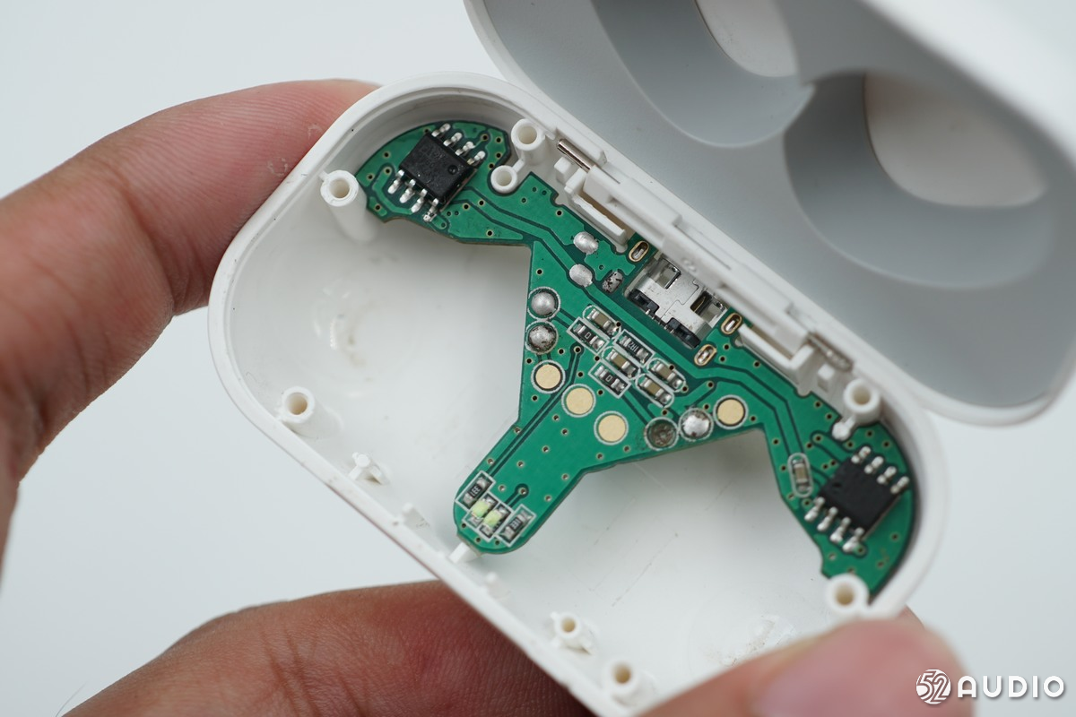 如何设计一款优秀的TWS蓝牙耳机充电盒？看完秒懂-我爱音频网