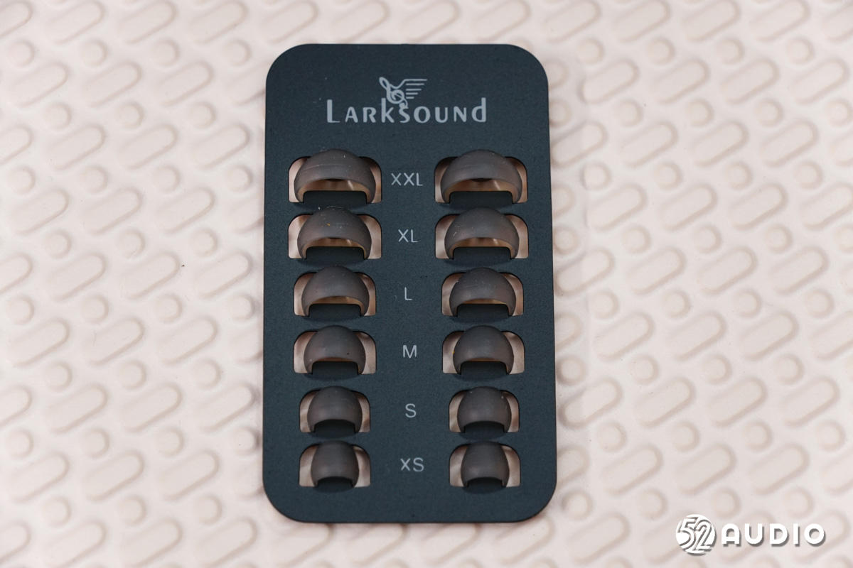 百灵之声发布Larksound智能助听耳机，8档物理调节，为老年人自助验配设计-我爱音频网